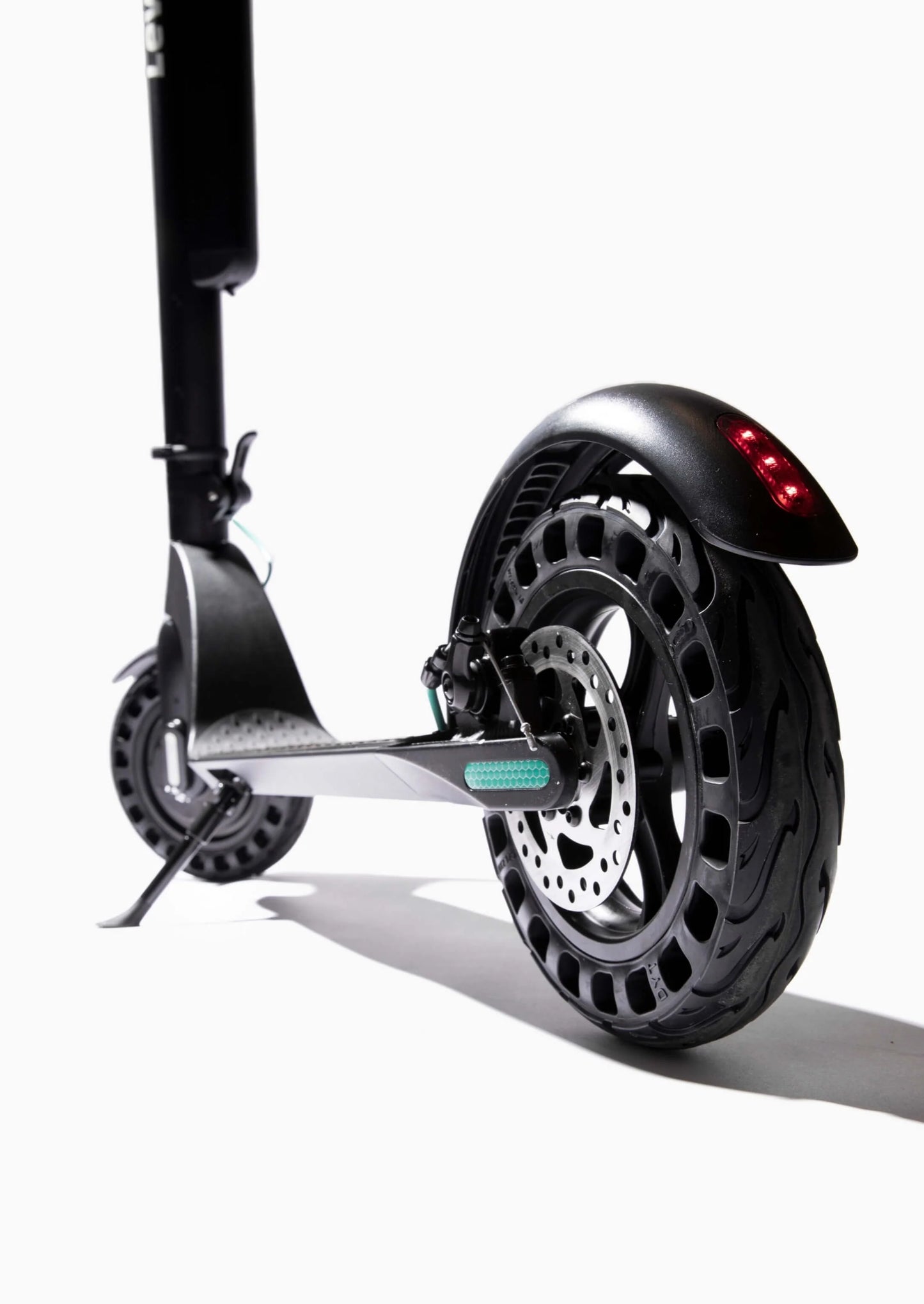 Levy Plus Electric Scooter. Levy's high end long range cruiser with double the range of the Levy Light.